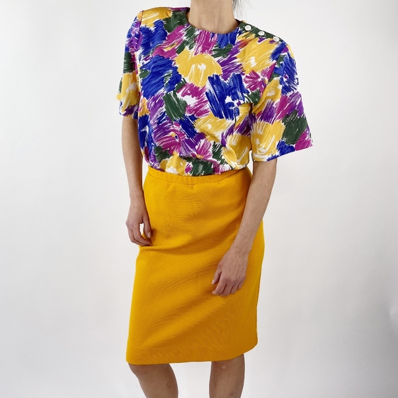 Small Mustard Yellow Mod Knit Skirt Suit - Picture 3 of 4